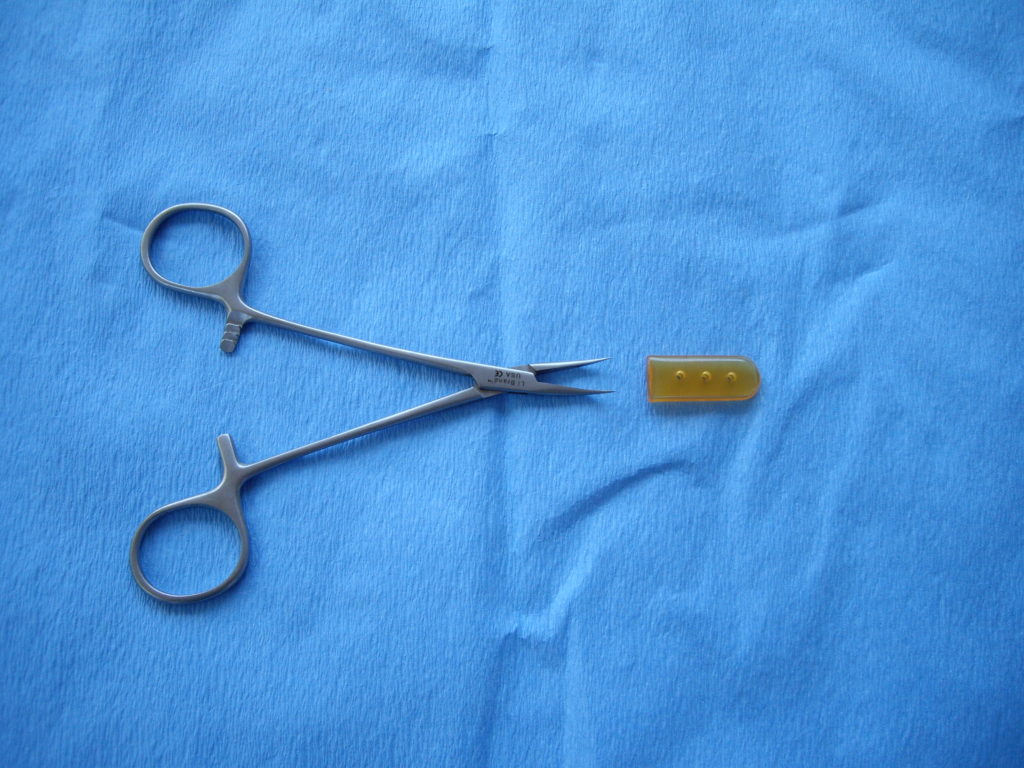 Li vasectomy forceps with instrument tip protectors